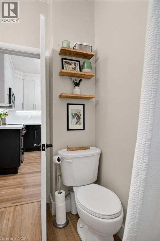 196 Paling Avenue, Hamilton, ON - Indoor Photo Showing Bathroom