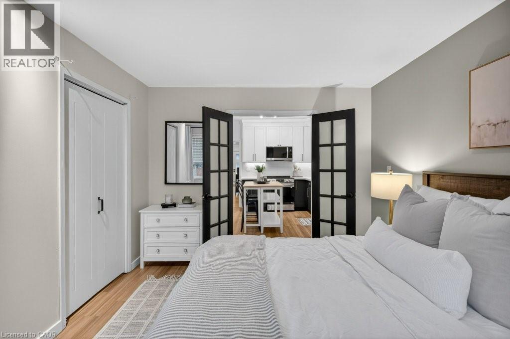 196 Paling Avenue, Hamilton, ON - Indoor Photo Showing Bedroom