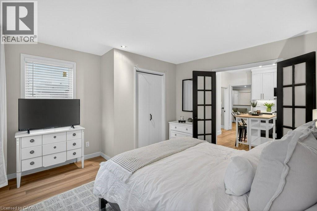 196 Paling Avenue, Hamilton, ON - Indoor Photo Showing Bedroom