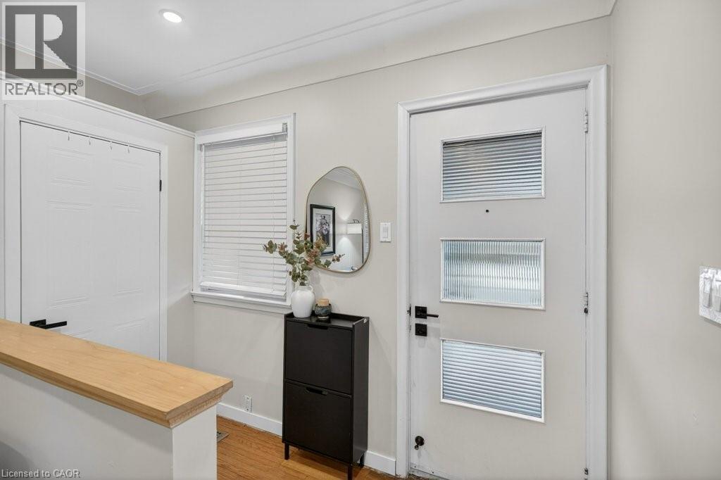 196 Paling Avenue, Hamilton, ON - Indoor Photo Showing Other Room