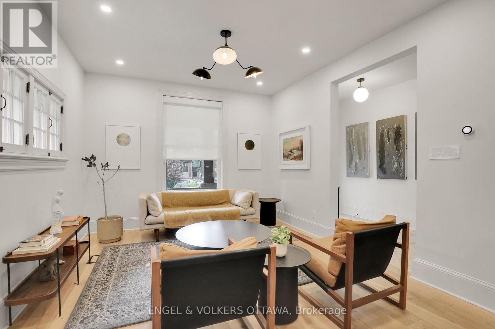 597 Maclaren Street, Ottawa, ON - Indoor