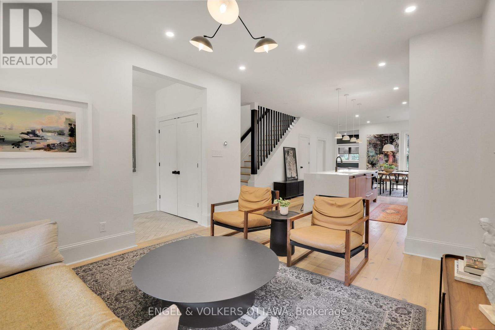 597 Maclaren Street, Ottawa, ON - Indoor