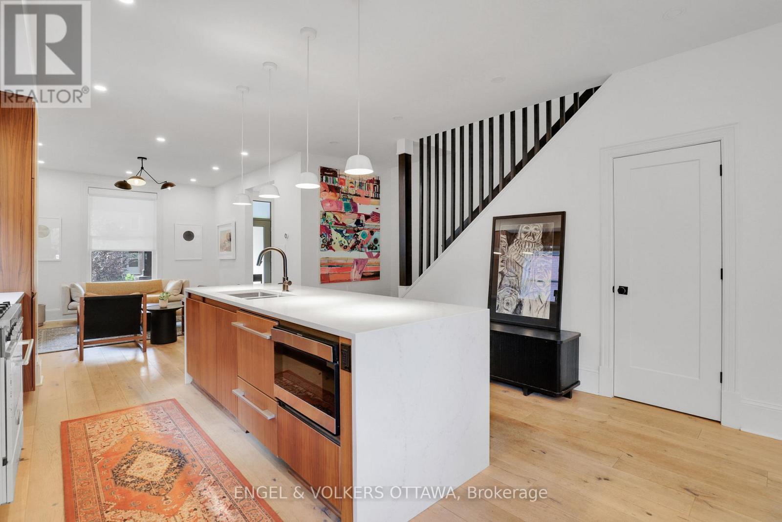 597 Maclaren Street, Ottawa, ON - Indoor