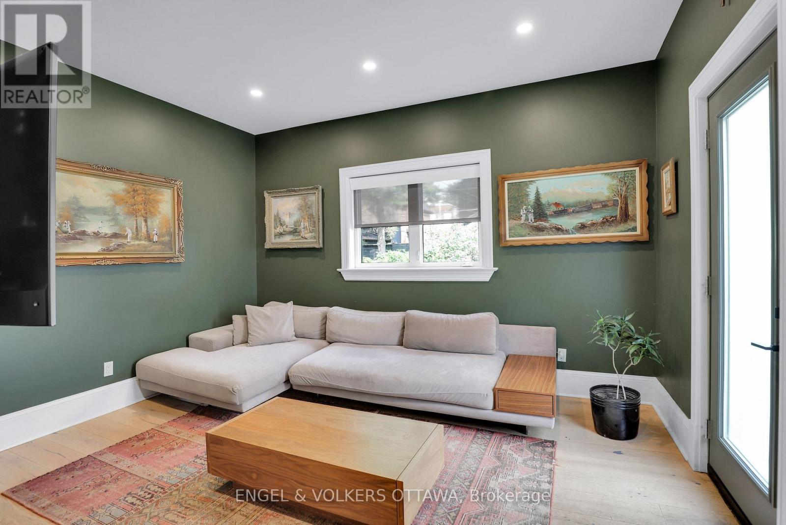 597 Maclaren Street, Ottawa, ON - Indoor