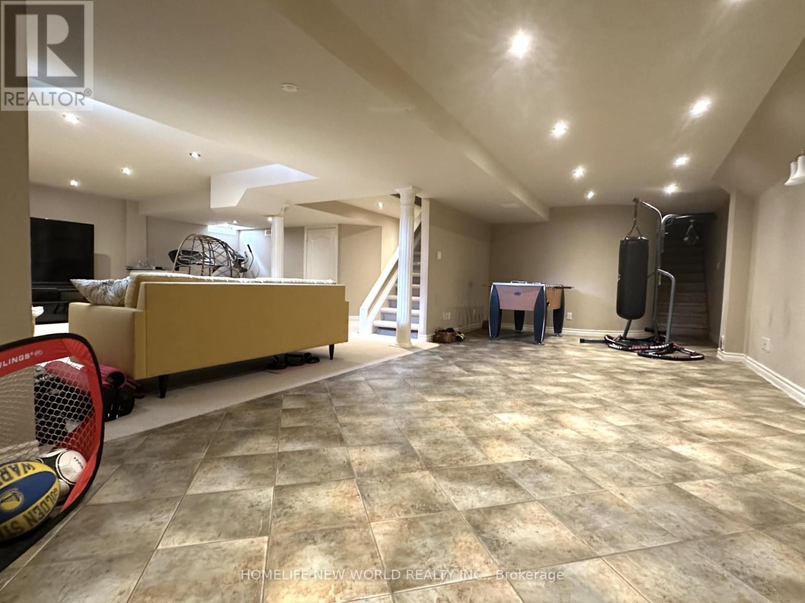 157 Farmstead Road, Richmond Hill, ON - Indoor