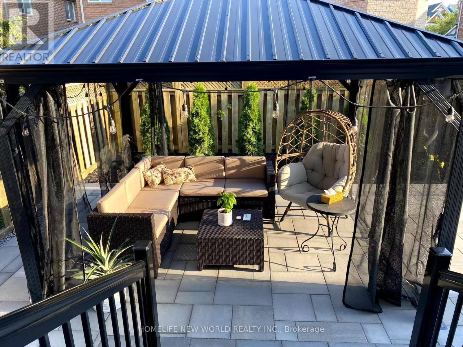 157 Farmstead Road, Richmond Hill, ON -