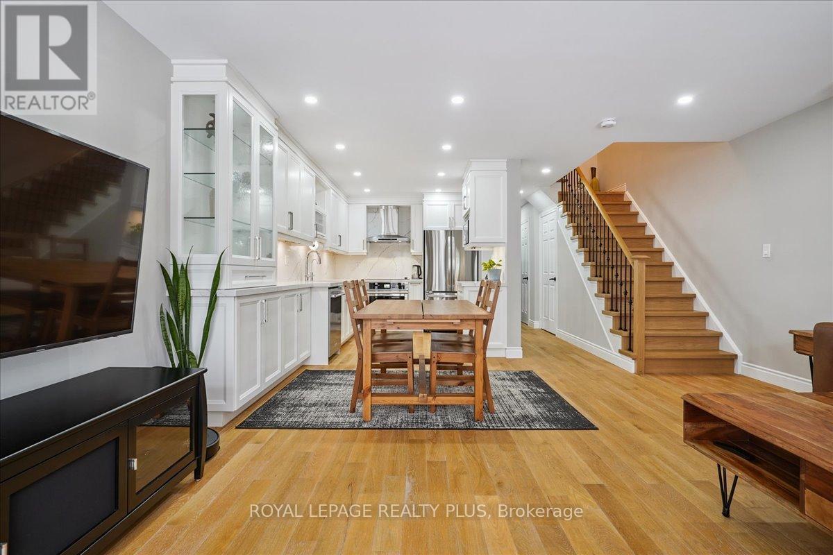 5300 Palmetto Place, Mississauga, ON - Indoor