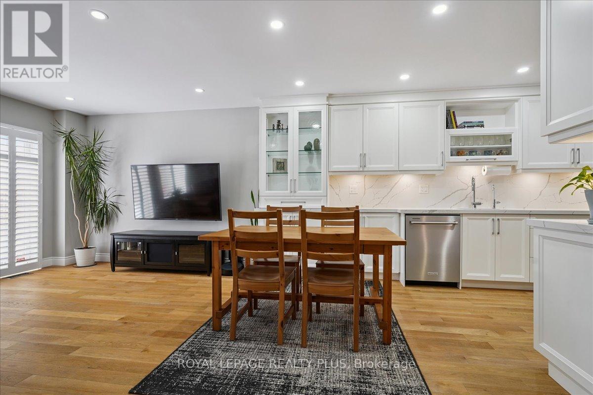 5300 Palmetto Place, Mississauga, ON - Indoor