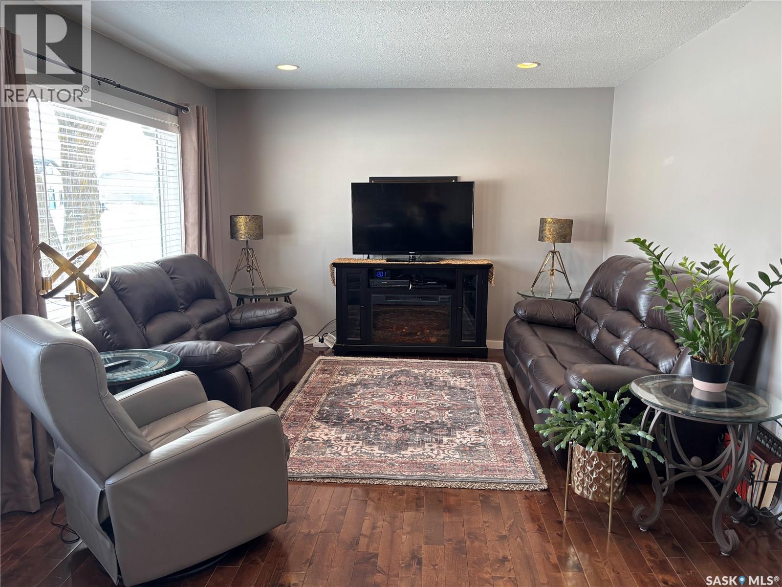 1003 11Th Street, Humboldt, SK - Indoor Photo Showing Living Room