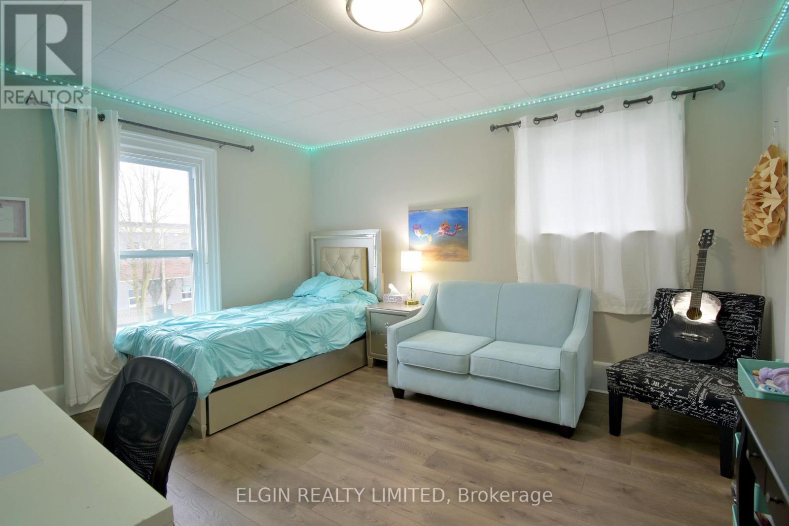 57 Scott Street, St. Thomas, ON - Indoor Photo Showing Bedroom