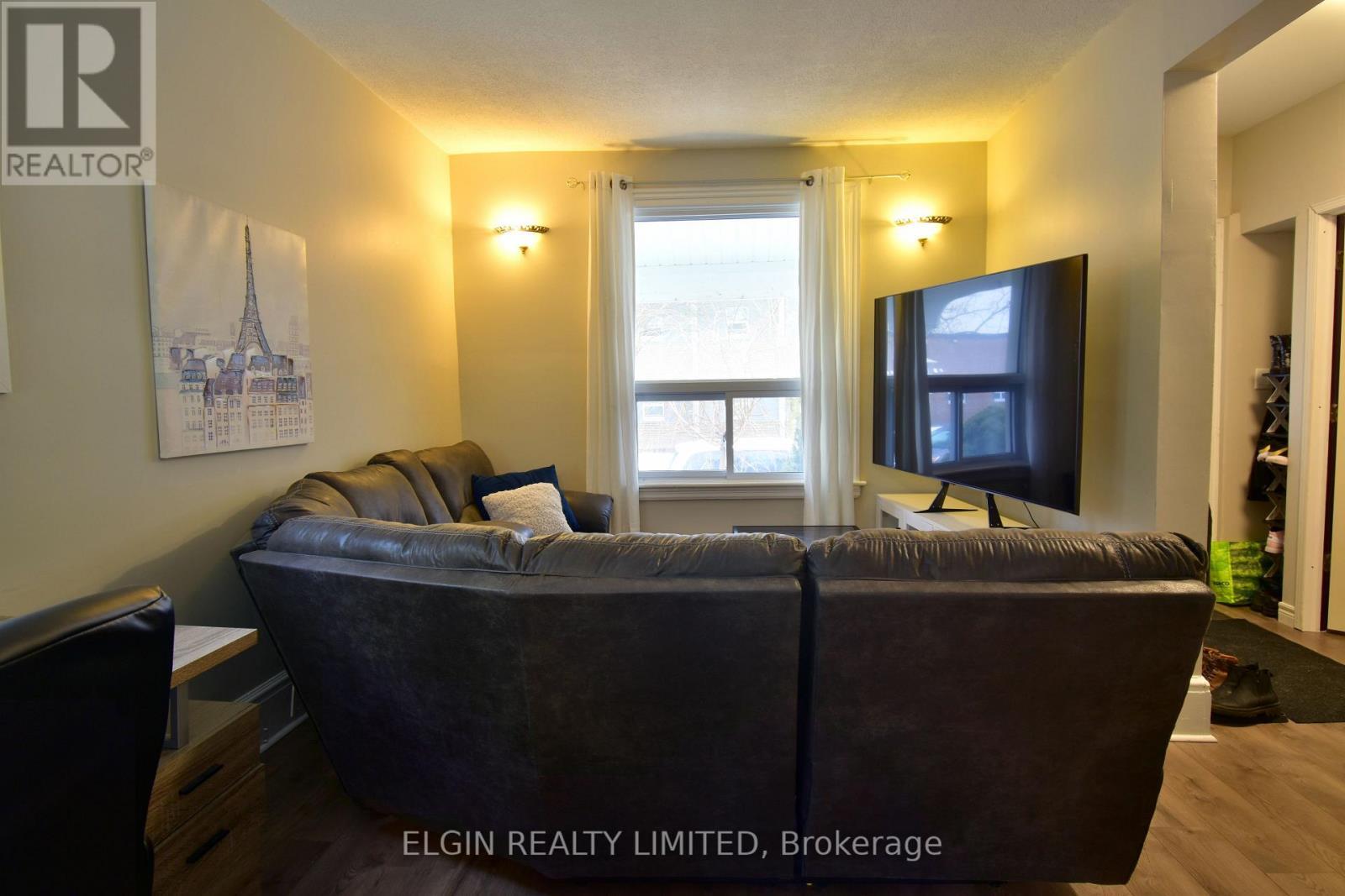 57 Scott Street, St. Thomas, ON - Indoor Photo Showing Other Room