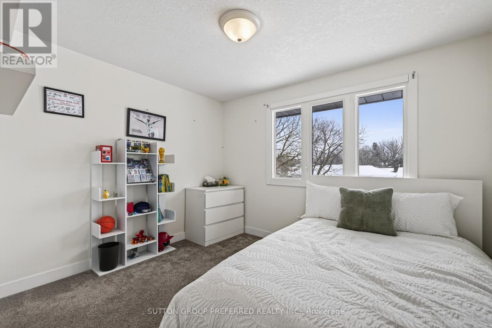 44 Cumberland Crescent, London North (North G), ON - Indoor Photo Showing Bedroom