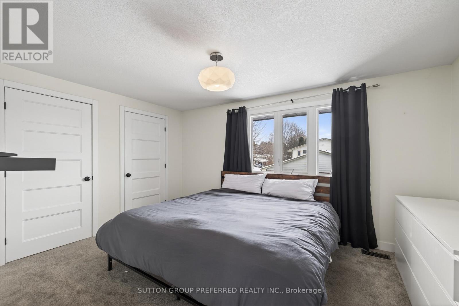 44 Cumberland Crescent, London North (North G), ON - Indoor Photo Showing Bedroom