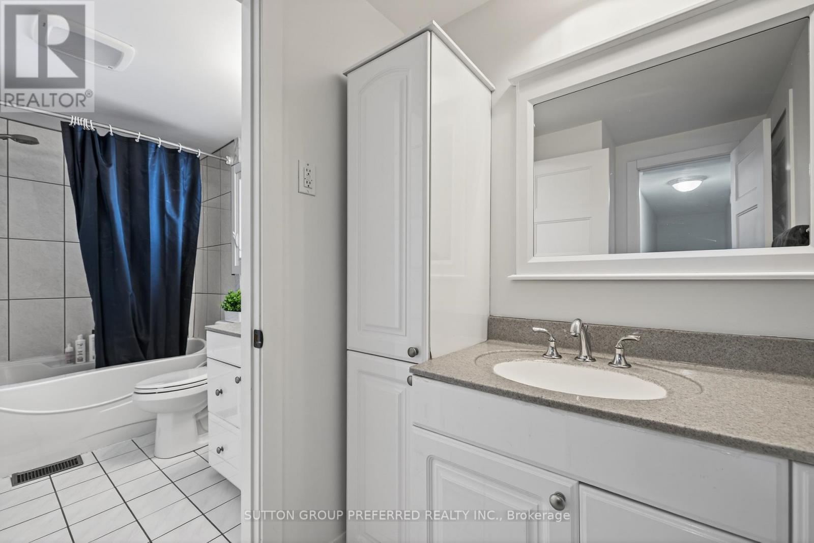 44 Cumberland Crescent, London North (North G), ON - Indoor Photo Showing Bathroom