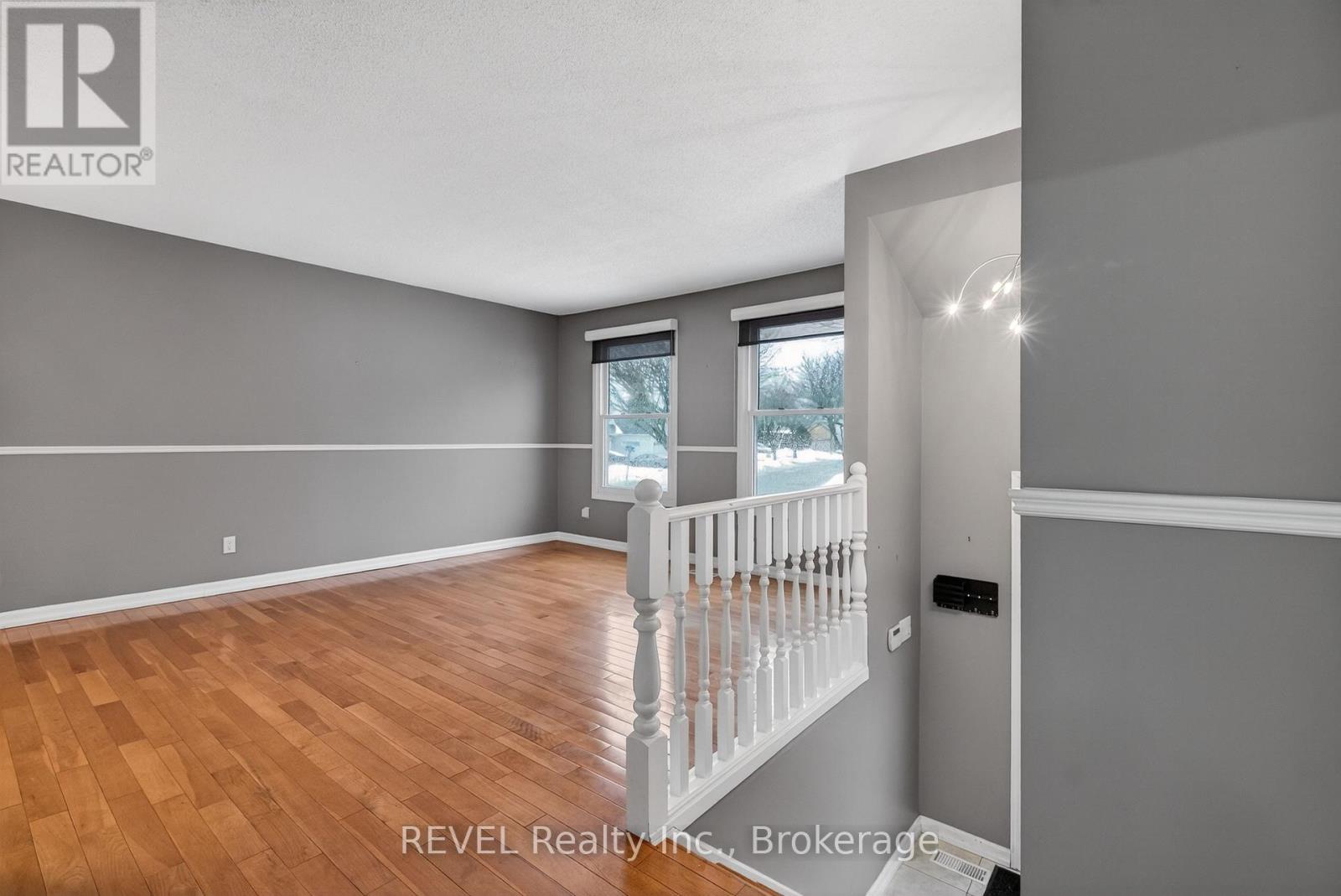 Upper - 6166 Wildrose Crescent, Niagara Falls (Oldfield), ON - Indoor Photo Showing Other Room