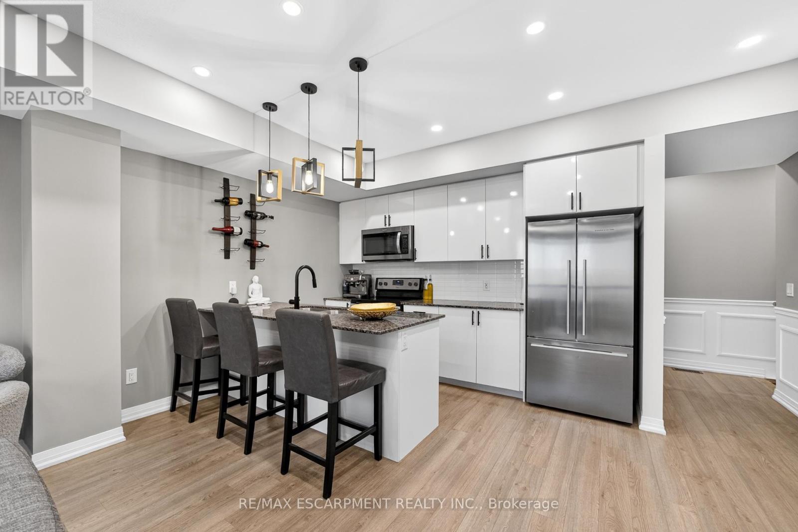 107 - 1206 Main Street E, Milton, ON - Indoor