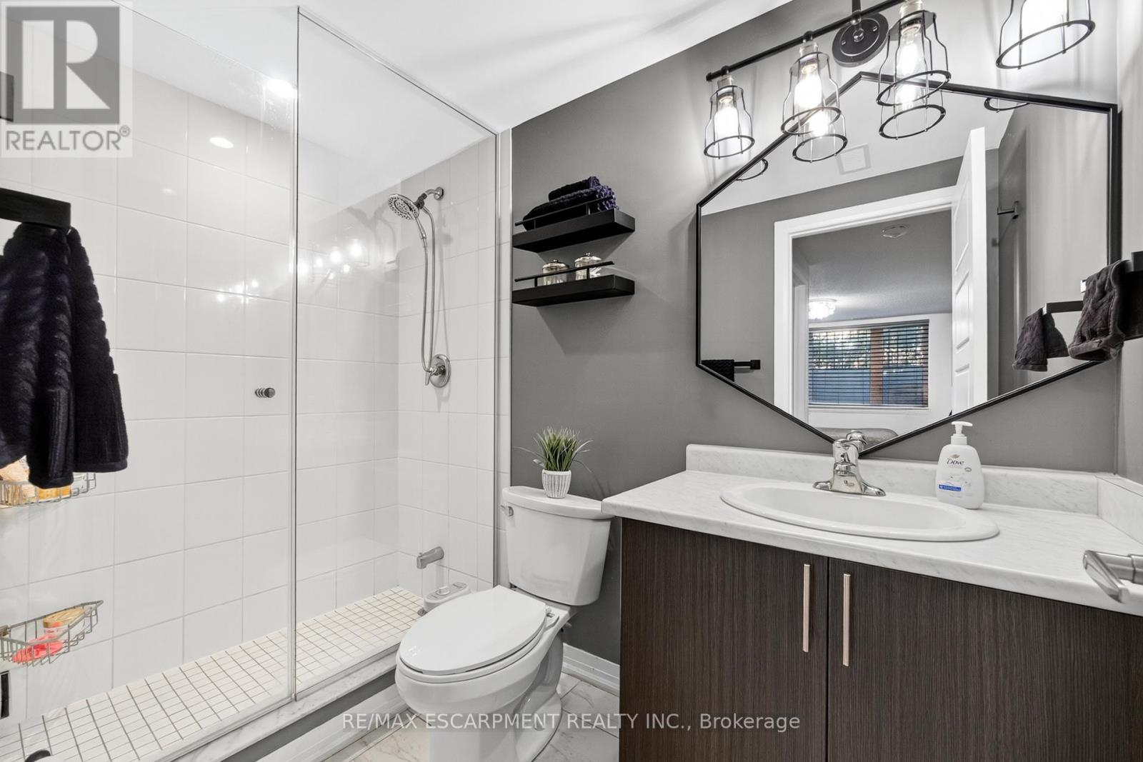 107 - 1206 Main Street E, Milton, ON - Indoor Photo Showing Bathroom