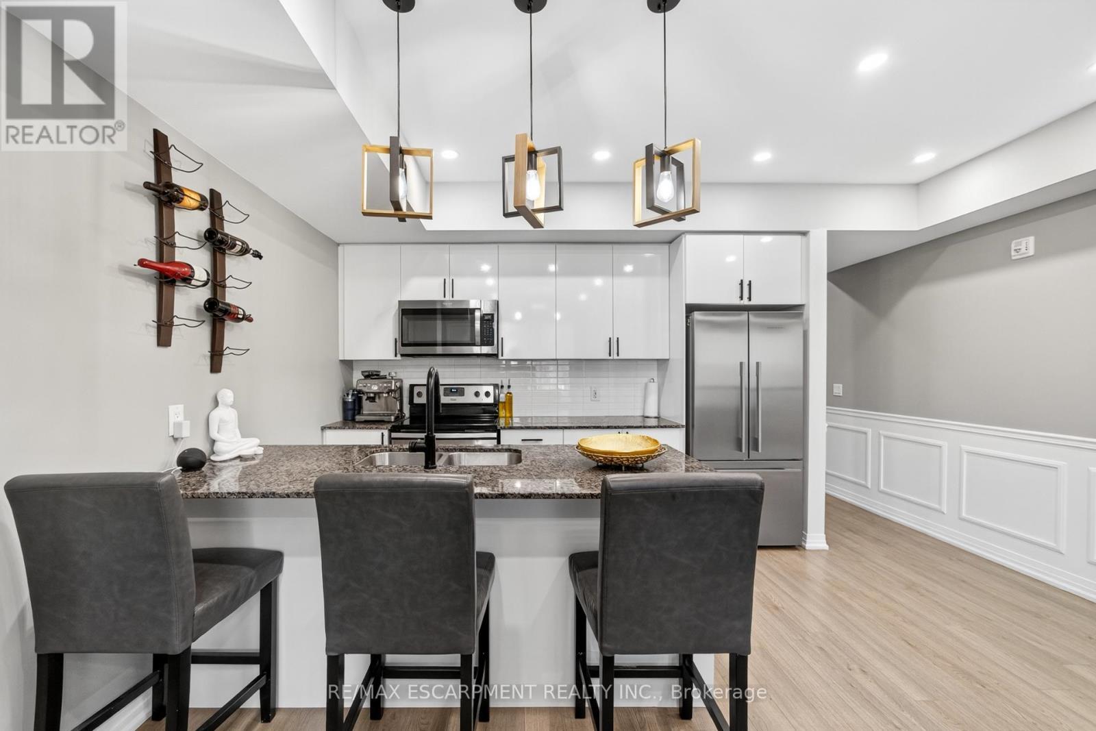 107 - 1206 Main Street E, Milton, ON - Indoor