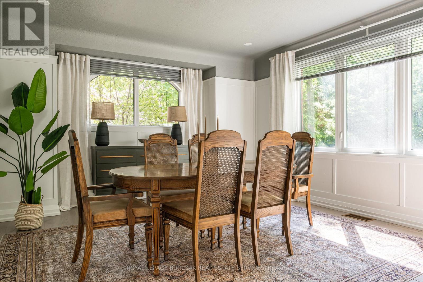 3 Oakwood Place, Hamilton, ON - Indoor Photo Showing Dining Room