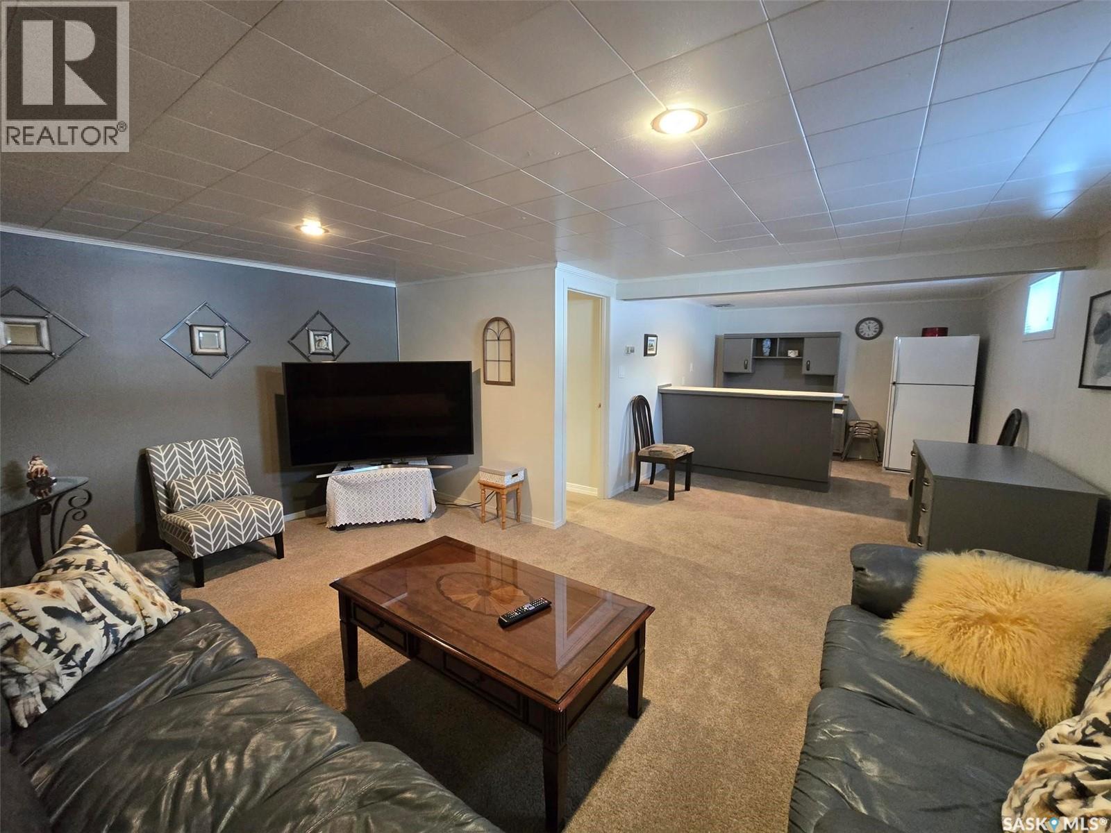 503 Edmonton Street, Broadview, SK - Indoor