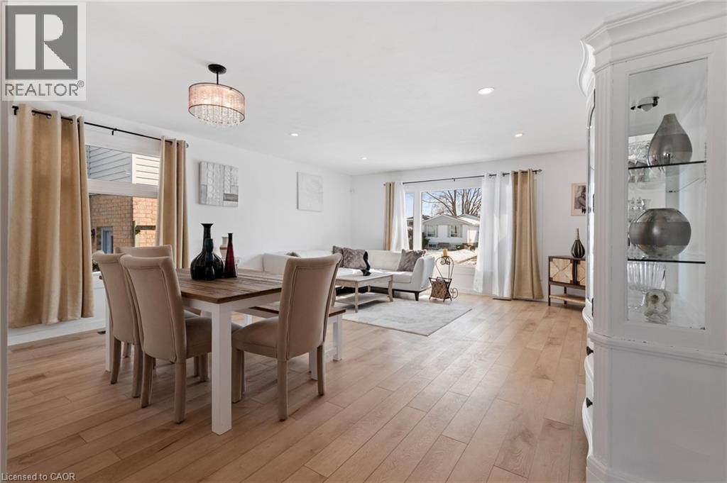 24 Keefer Road, Thorold, ON - Indoor Photo Showing Dining Room