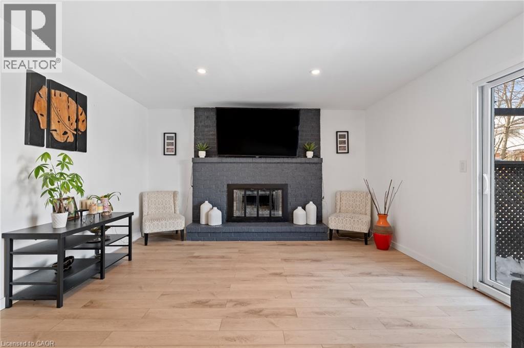 24 Keefer Road, Thorold, ON - Indoor With Fireplace
