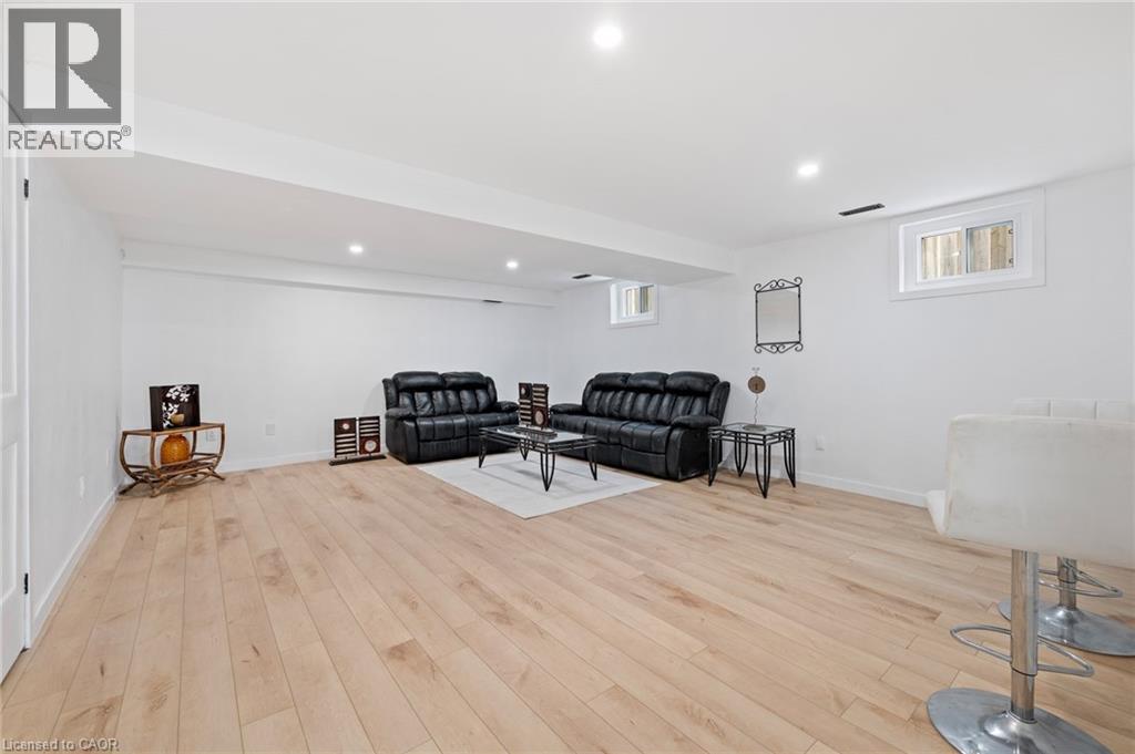 24 Keefer Road, Thorold, ON - Indoor