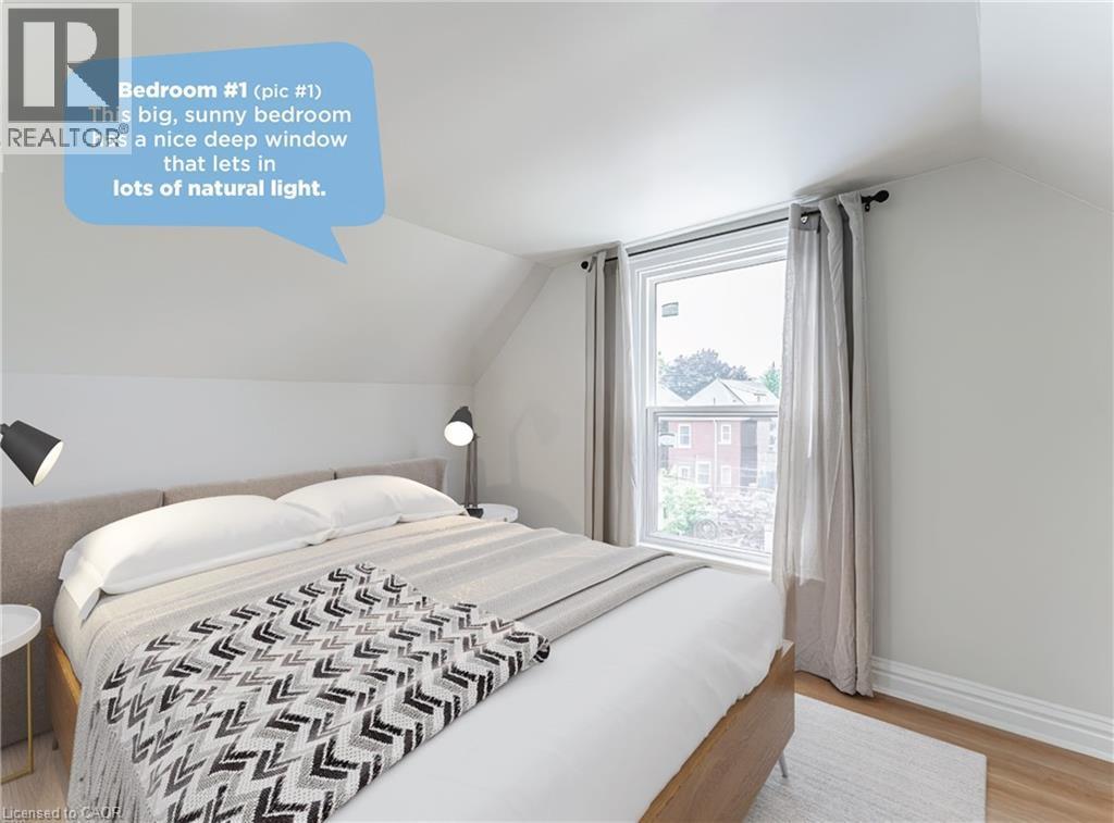 15 Barnesdale Avenue N, Hamilton, ON - Indoor Photo Showing Bedroom