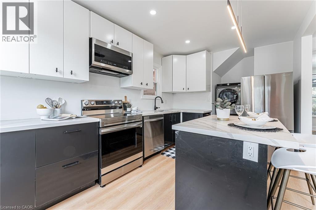 Check out this amazing kitchen!! - 15 Barnesdale Avenue N, Hamilton, ON - Indoor Photo Showing Kitchen