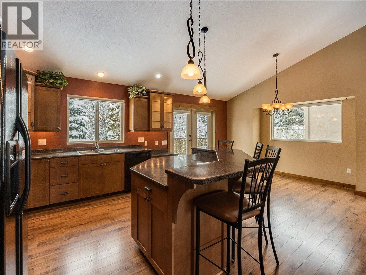 1532 Emerald Crescent, Castlegar, BC - Indoor