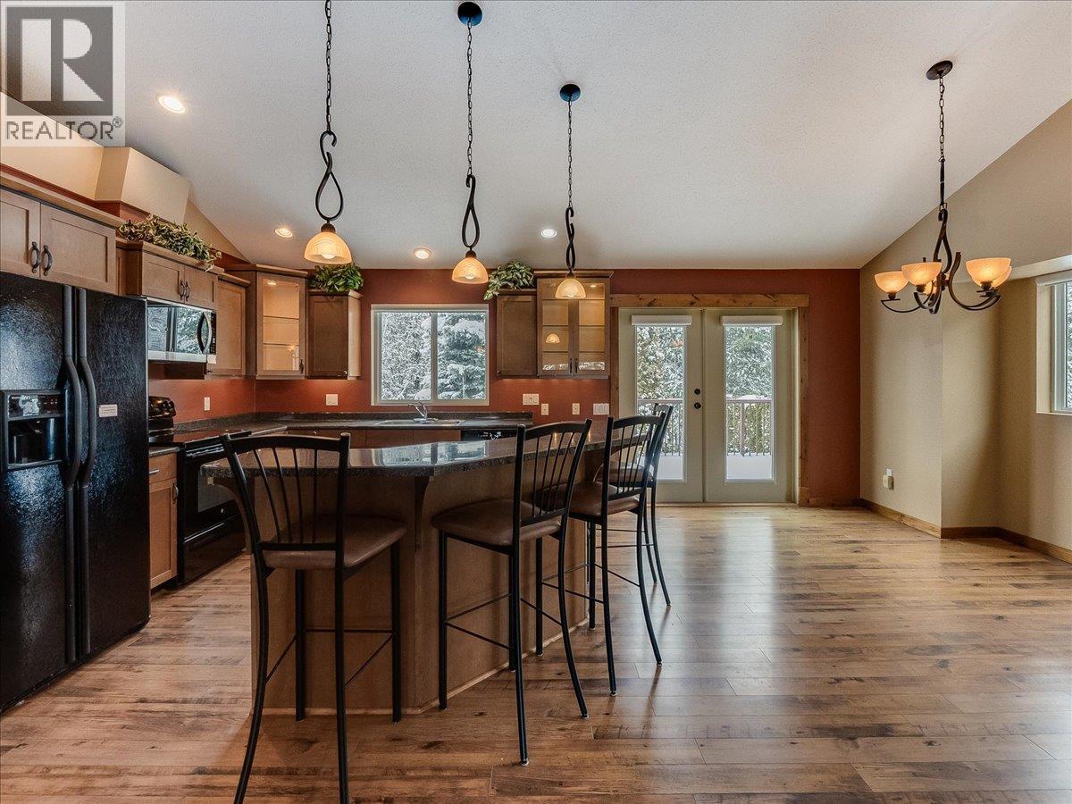 1532 Emerald Crescent, Castlegar, BC - Indoor