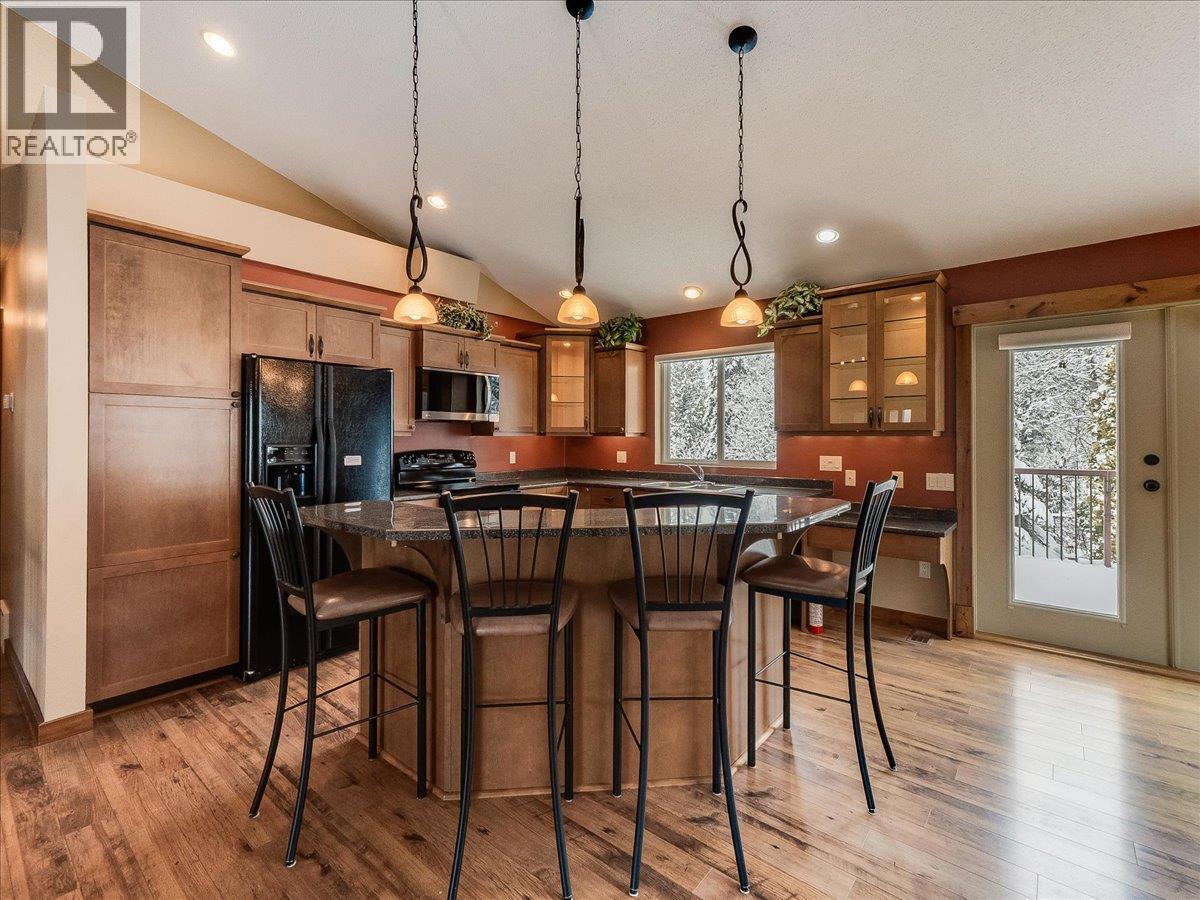 1532 Emerald Crescent, Castlegar, BC - Indoor