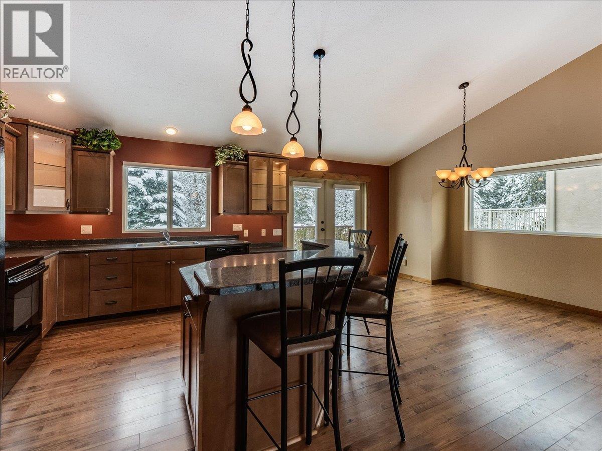 1532 Emerald Crescent, Castlegar, BC - Indoor