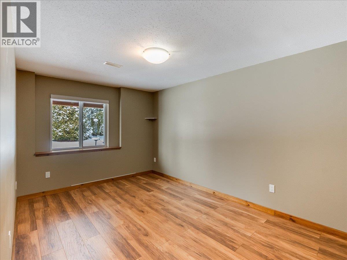 1532 Emerald Crescent, Castlegar, BC - Indoor Photo Showing Other Room