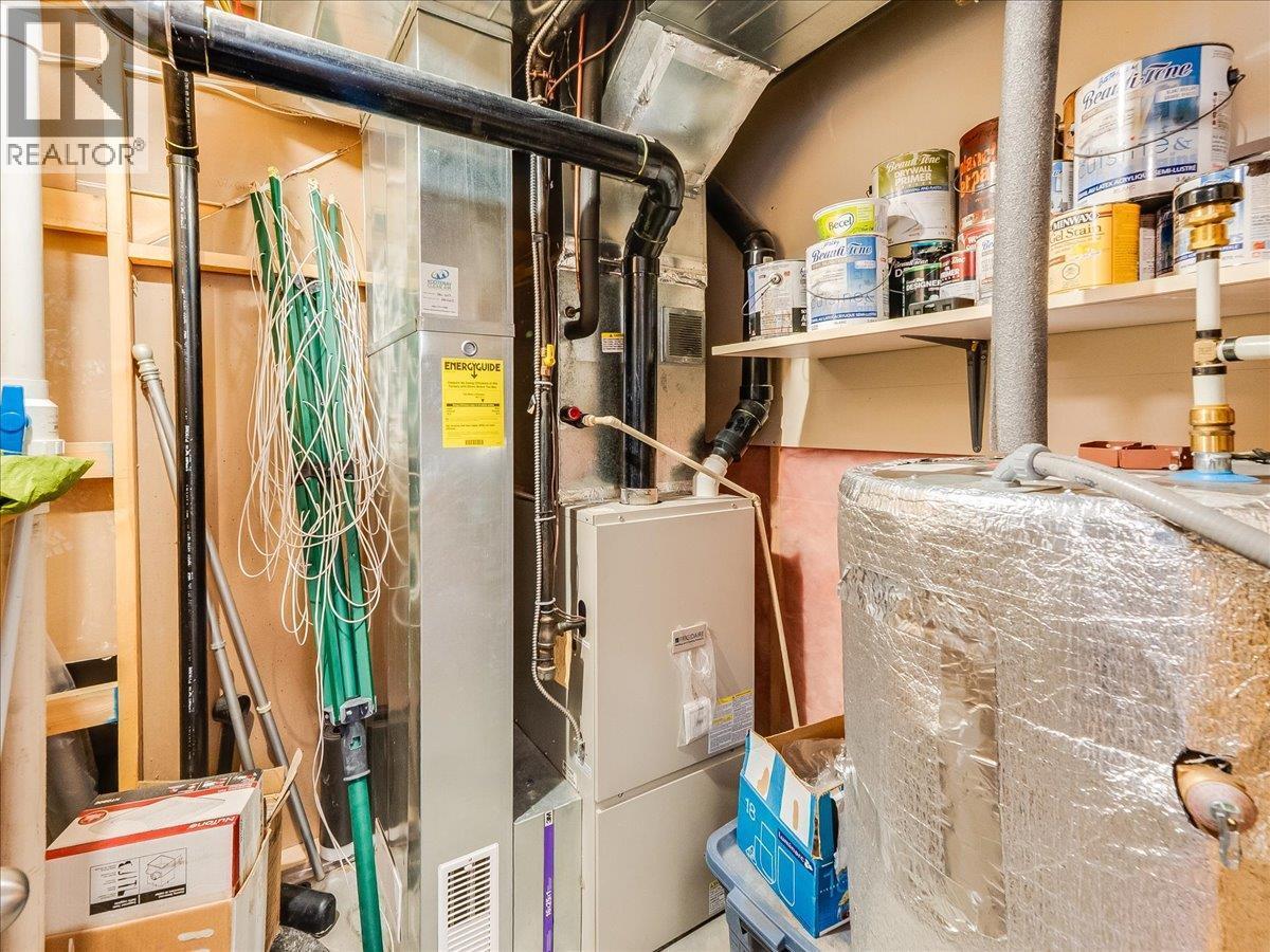 1532 Emerald Crescent, Castlegar, BC - Indoor Photo Showing Basement