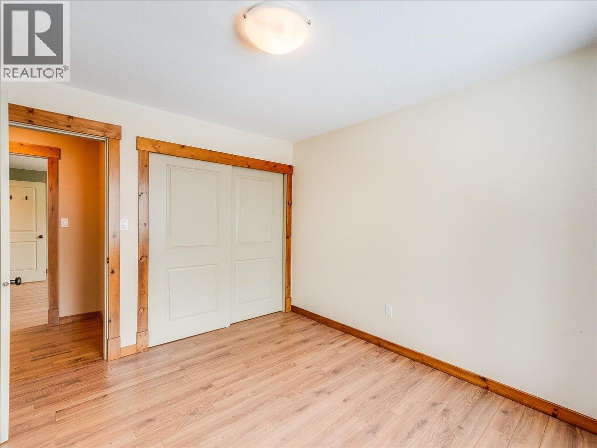 1532 Emerald Crescent, Castlegar, BC - Indoor Photo Showing Other Room