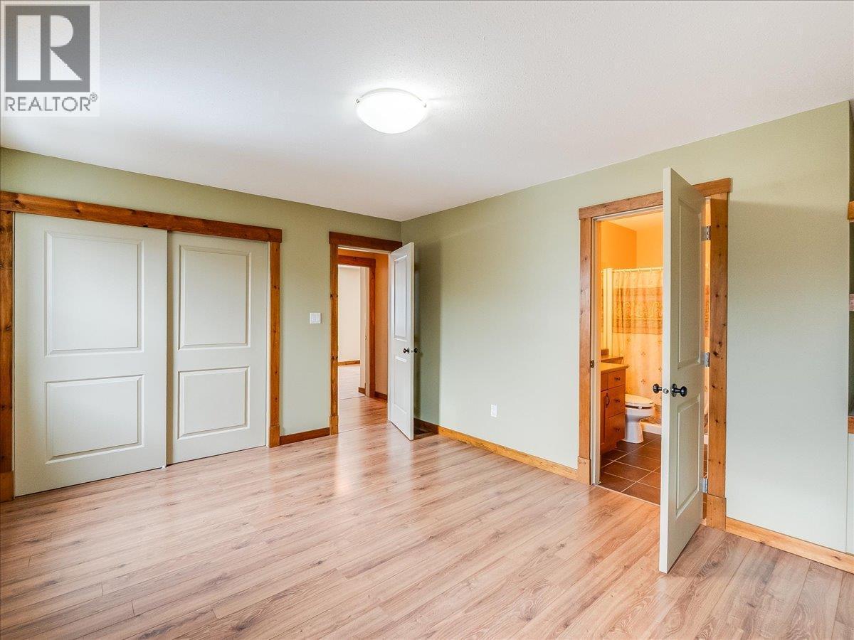 1532 Emerald Crescent, Castlegar, BC - Indoor Photo Showing Other Room