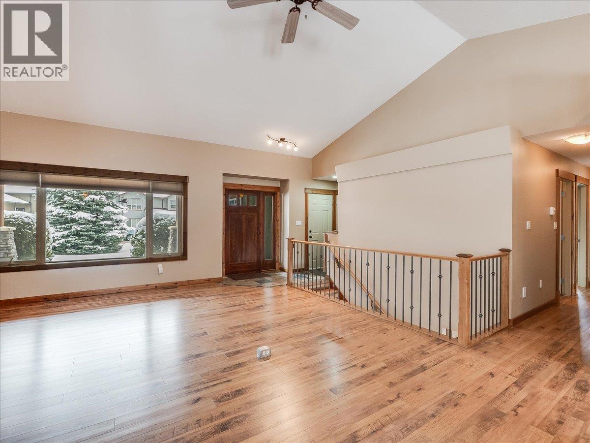 1532 Emerald Crescent, Castlegar, BC - Indoor Photo Showing Other Room