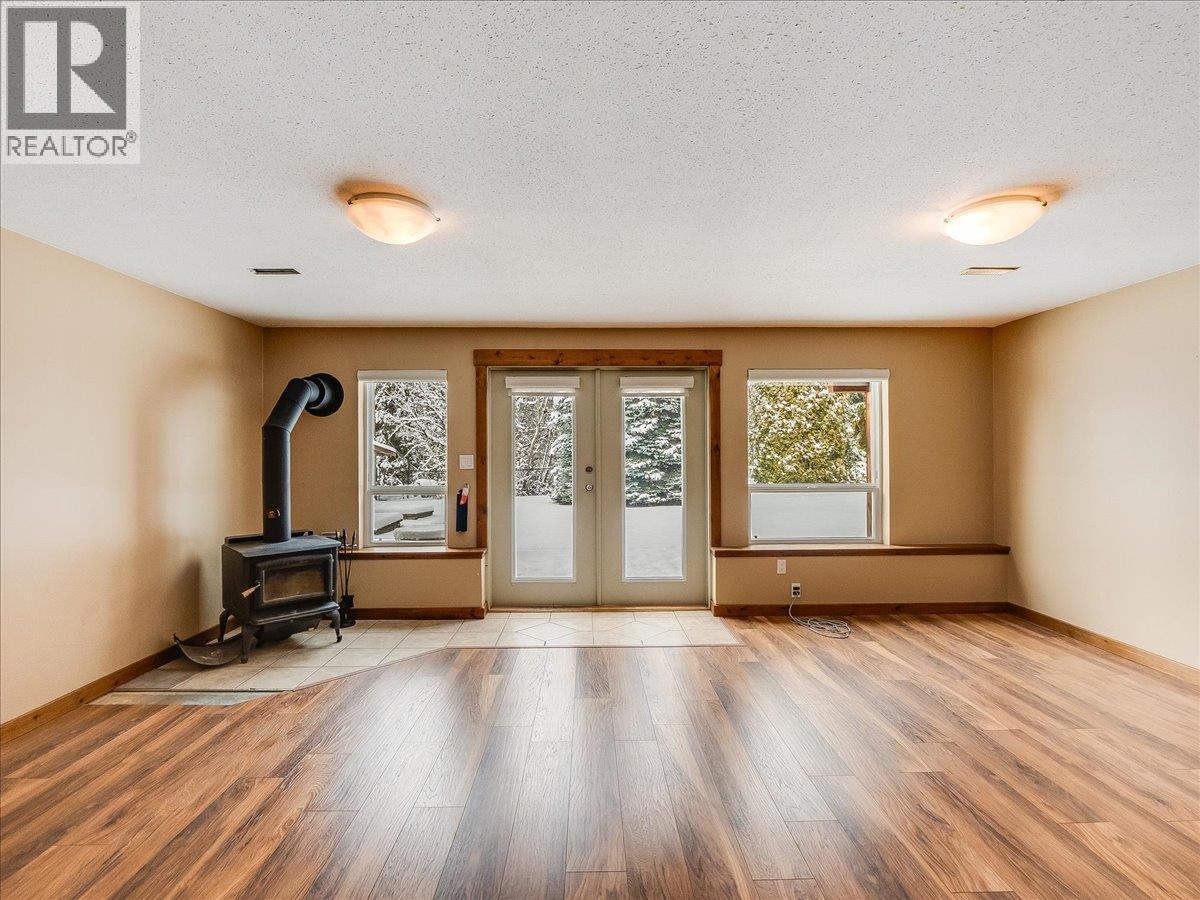 1532 Emerald Crescent, Castlegar, BC - Indoor