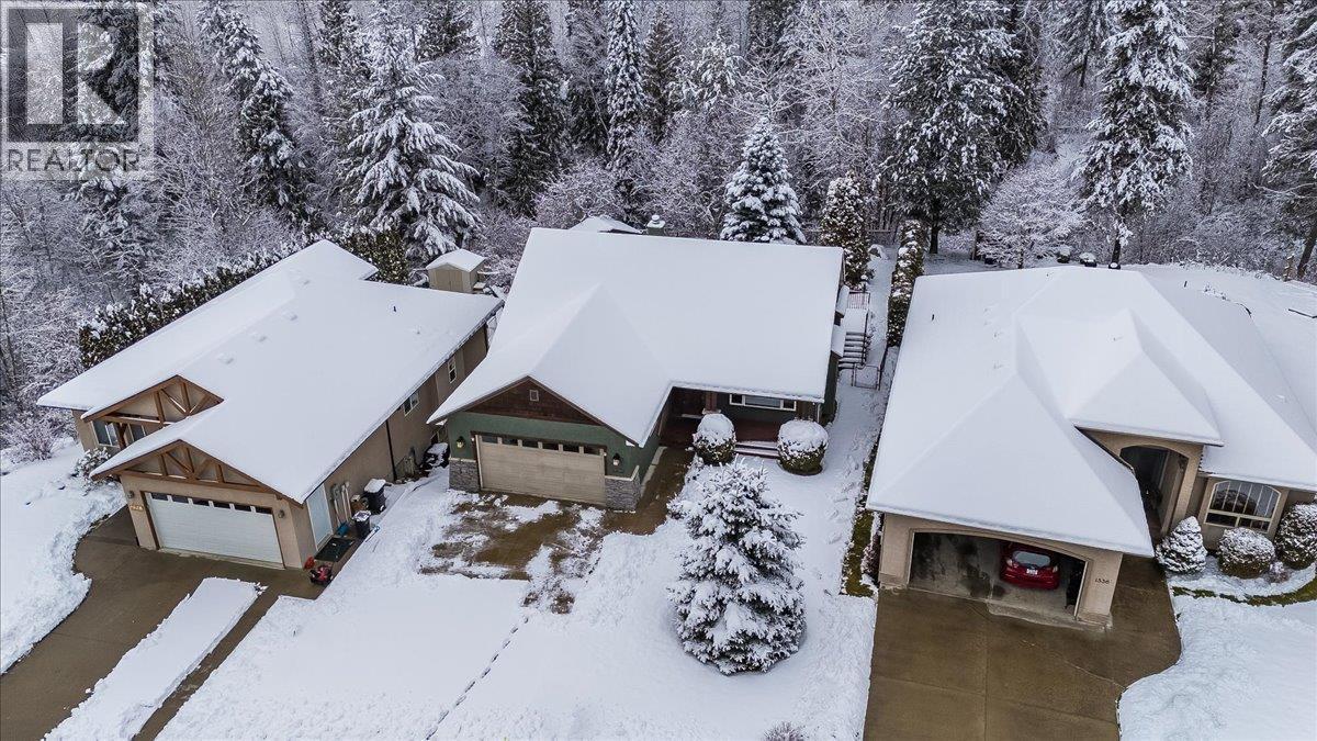 1532 Emerald Crescent, Castlegar, BC - Outdoor