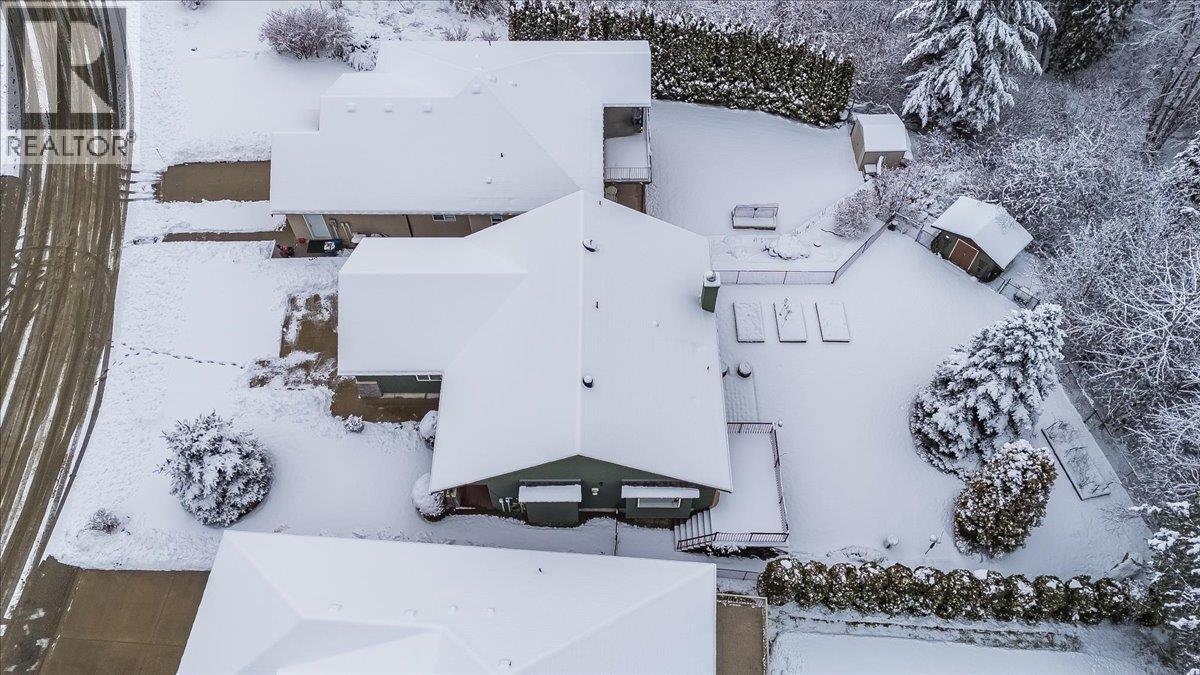 1532 Emerald Crescent, Castlegar, BC - Outdoor