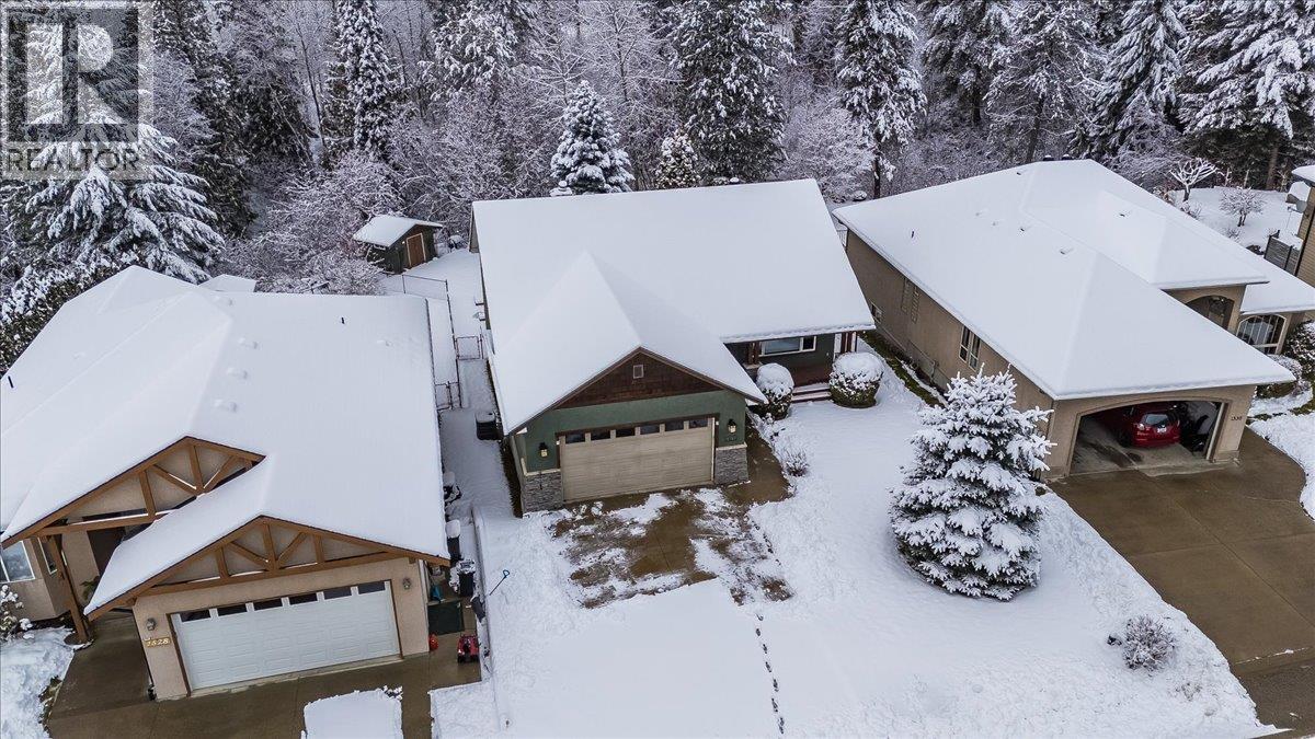 1532 Emerald Crescent, Castlegar, BC - Outdoor