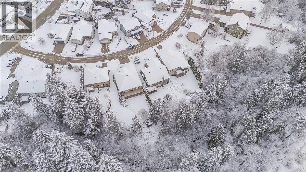 1532 Emerald Crescent, Castlegar, BC -