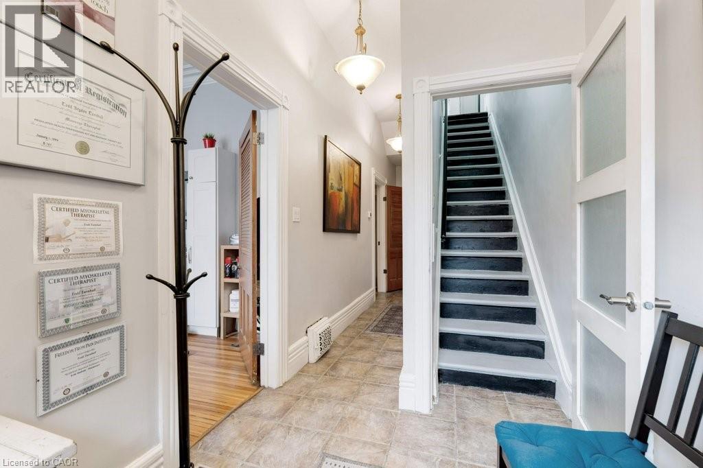 7 Homewood Avenue, Hamilton, ON - Indoor Photo Showing Other Room