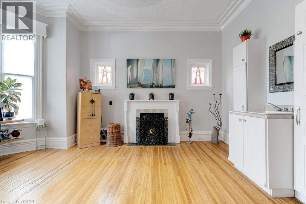 7 Homewood Avenue, Hamilton, ON - Indoor Photo Showing Other Room With Fireplace