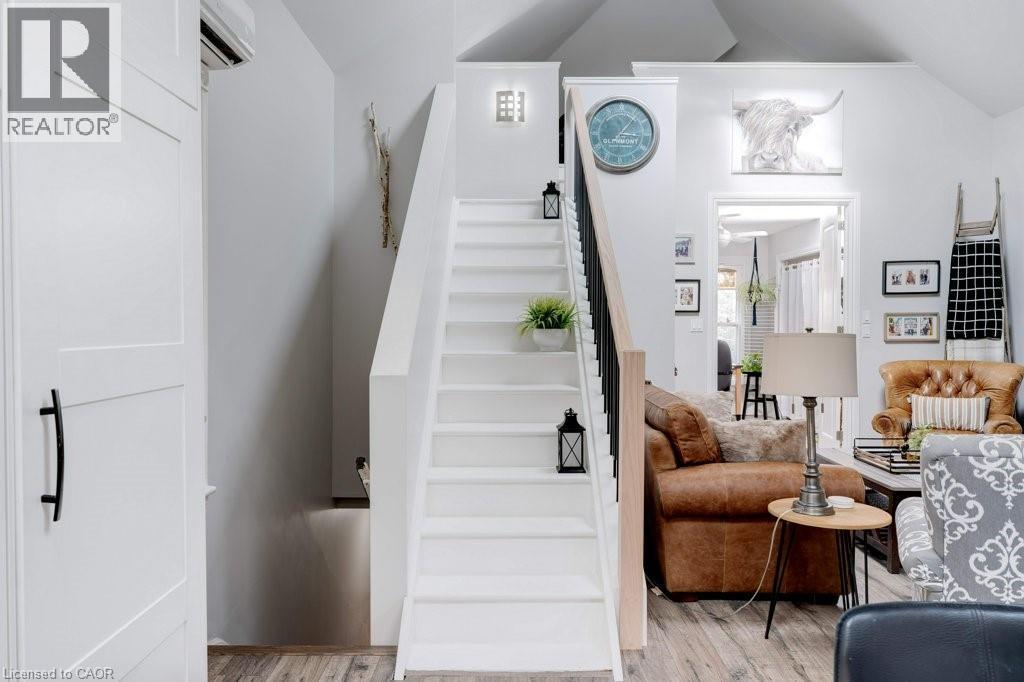 7 Homewood Avenue, Hamilton, ON - Indoor