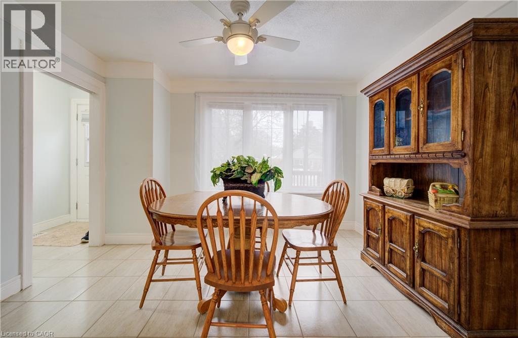 76 Brentwood Avenue, Kitchener, ON - Indoor Photo Showing Dining Room