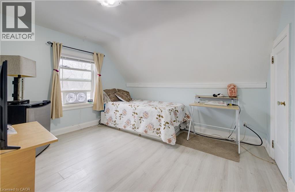 76 Brentwood Avenue, Kitchener, ON - Indoor Photo Showing Bedroom