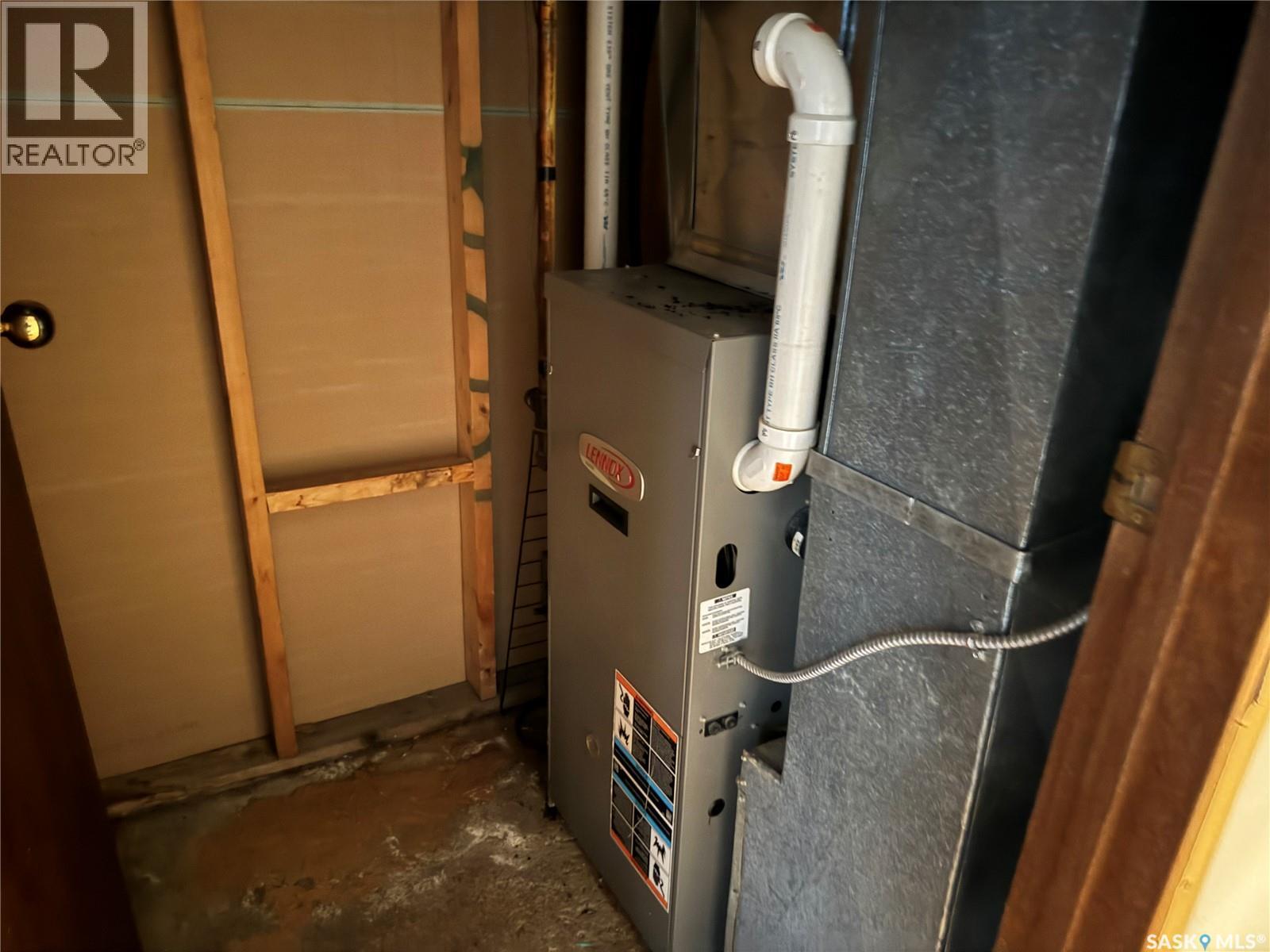 17 Patricia Drive, Coronach, SK - Indoor Photo Showing Basement