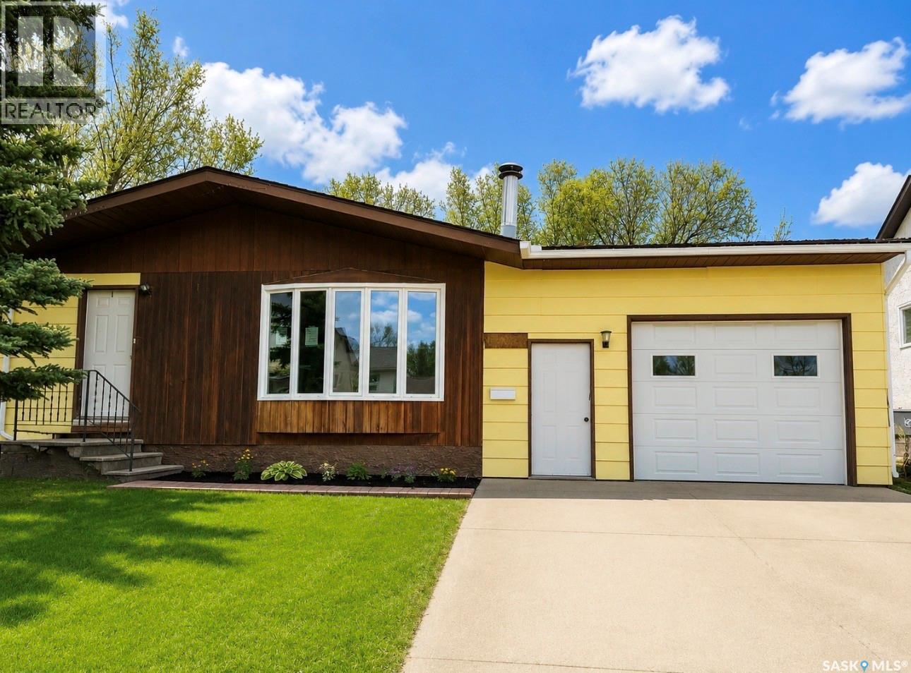 17 Patricia Drive, Coronach, SK - Outdoor